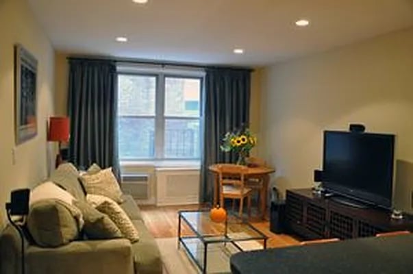 88 Bleecker Street Unit: 4C