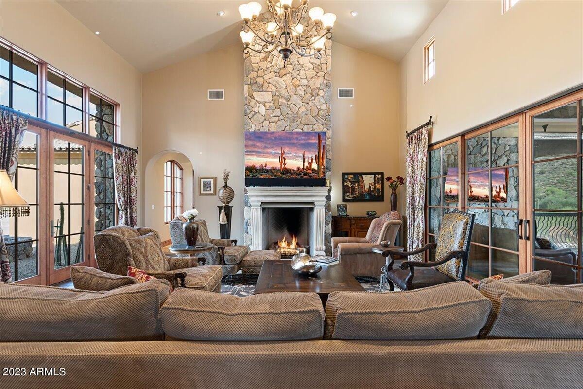 9514 E Madera Dr