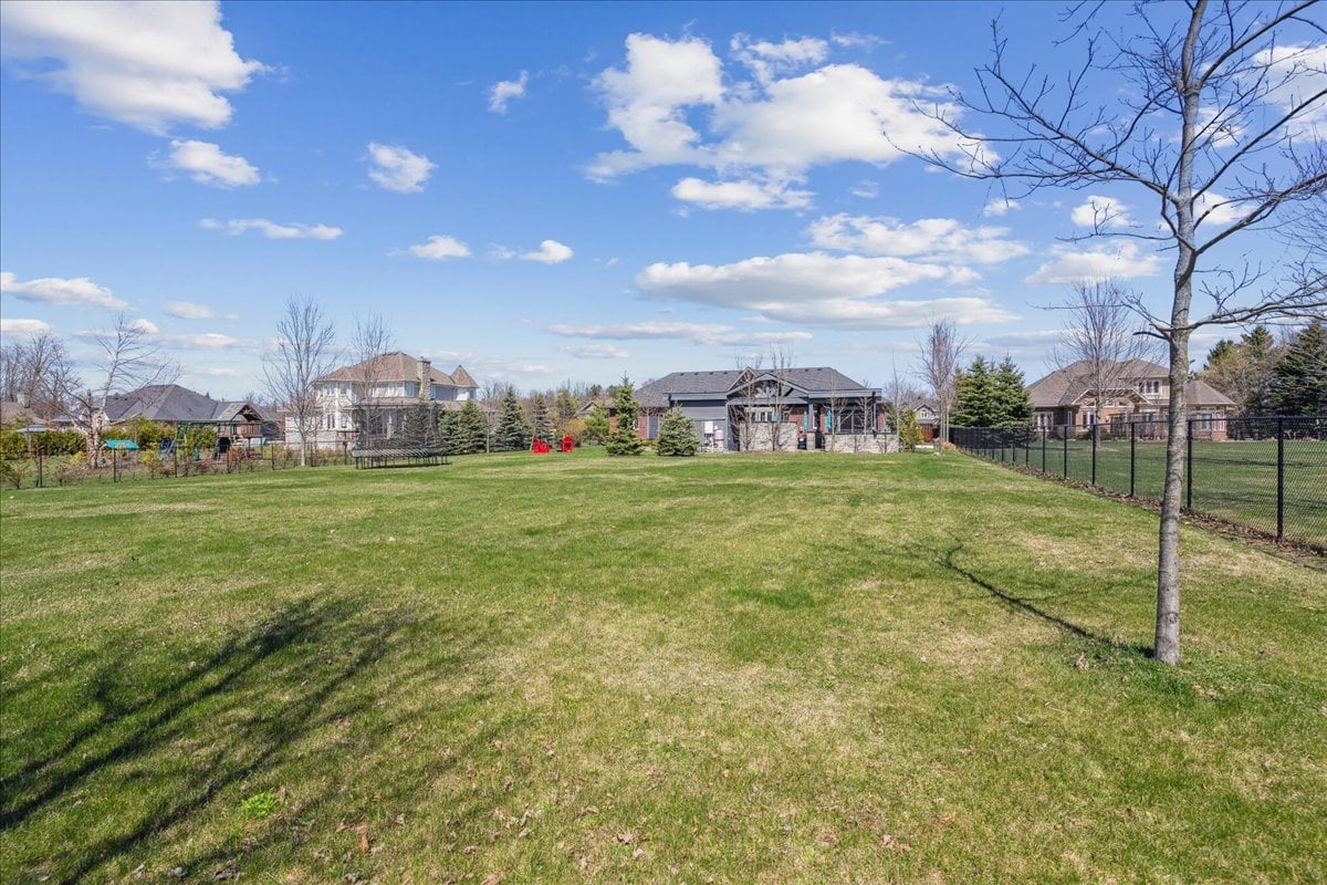 16 Goodwood St, Uxbridge