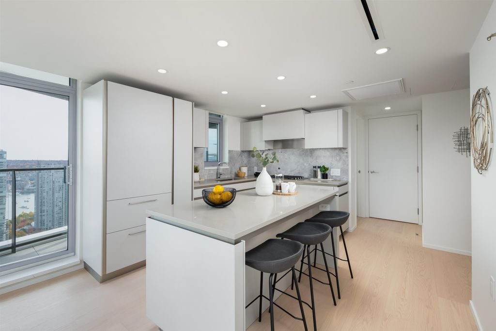 889 Pacific St, #3704