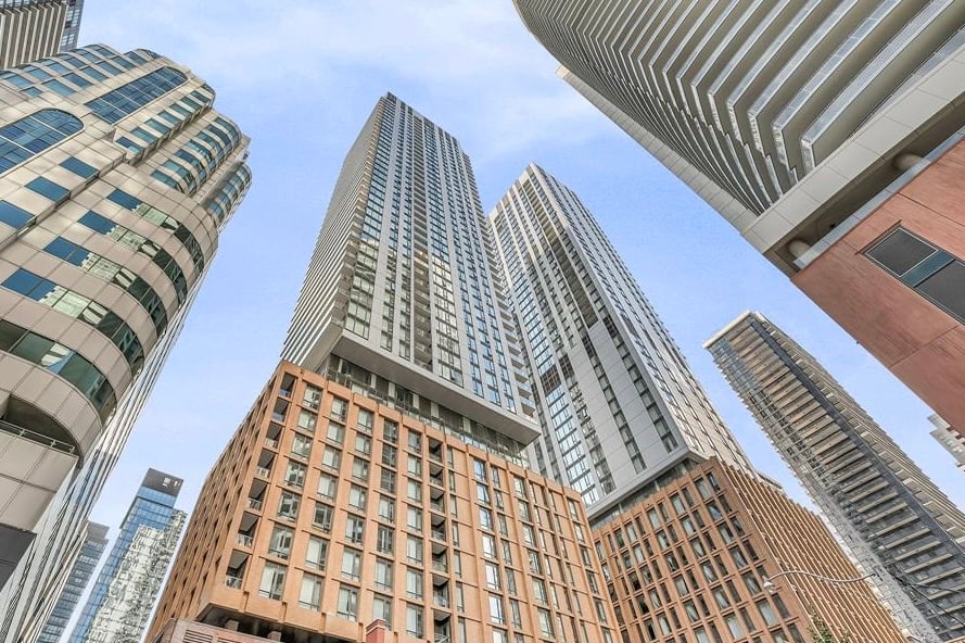 8 Widmer Street 2005