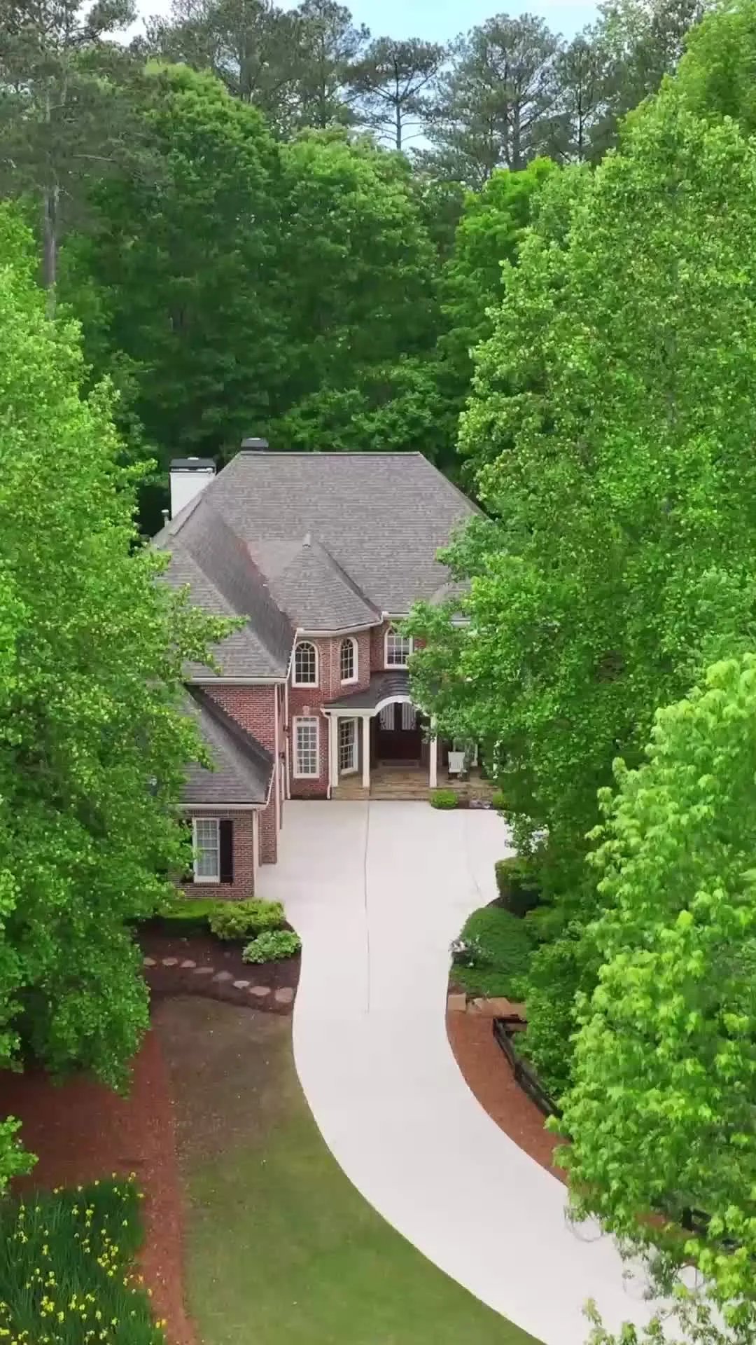 320 Oakhurst Leaf Drive, Alpharetta