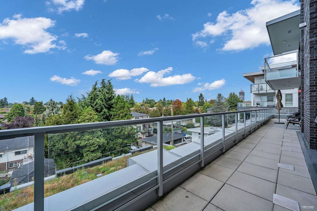 6733 Cambie St, #501