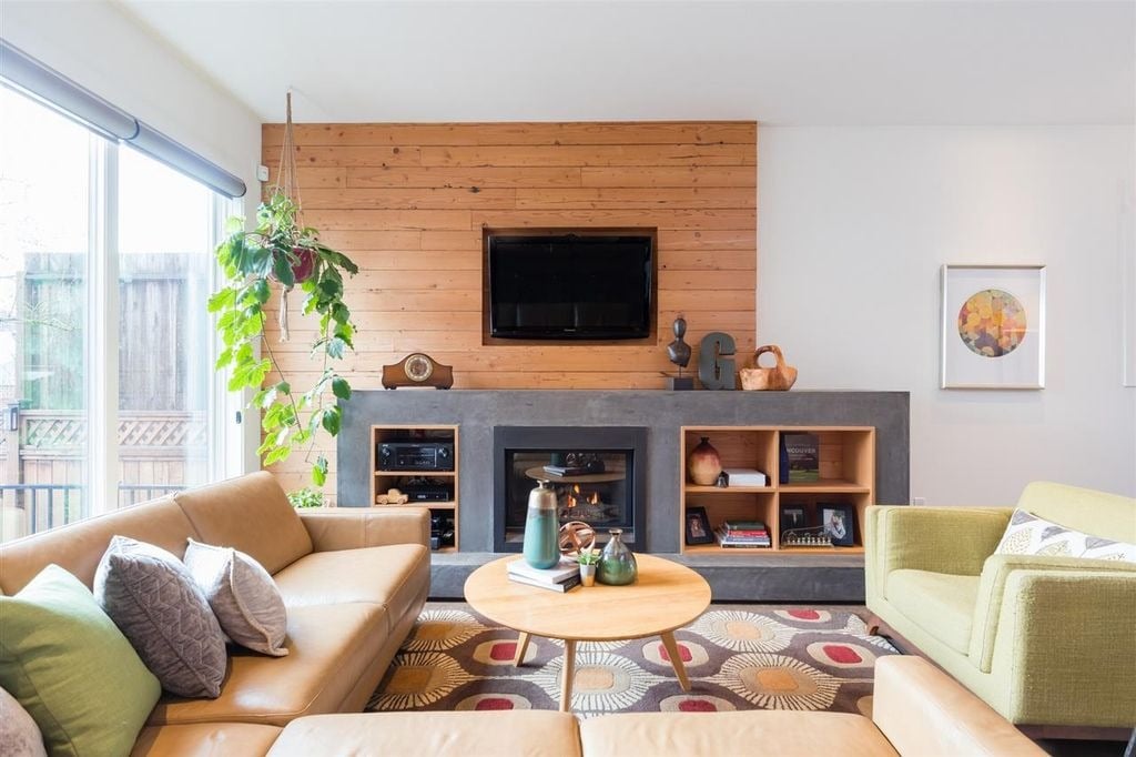 318 W 22nd Ave
