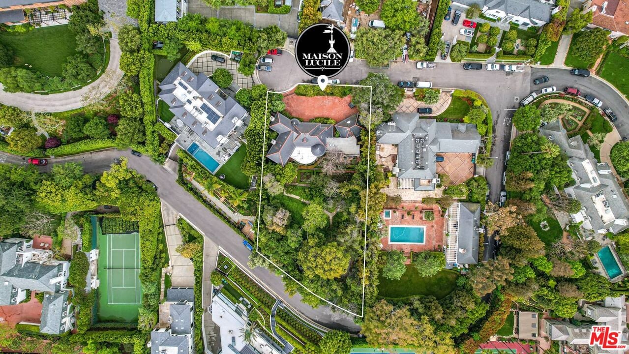 1027 Ridgedale Dr