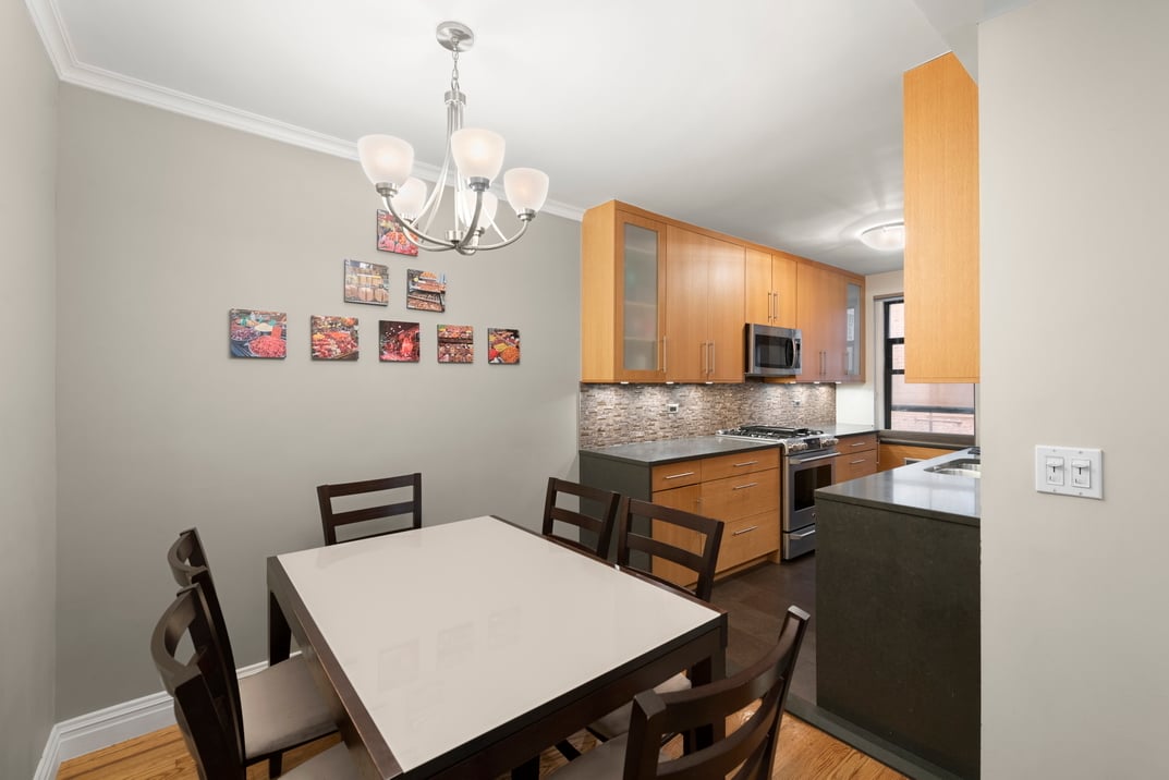 152 E 94th St, Unit: 3J