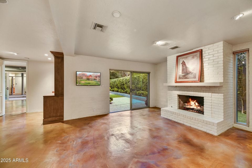 5652 N Scottsdale Rd