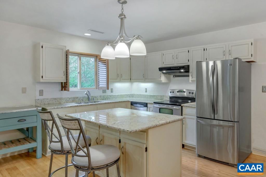 1733 Shady Grove Ct