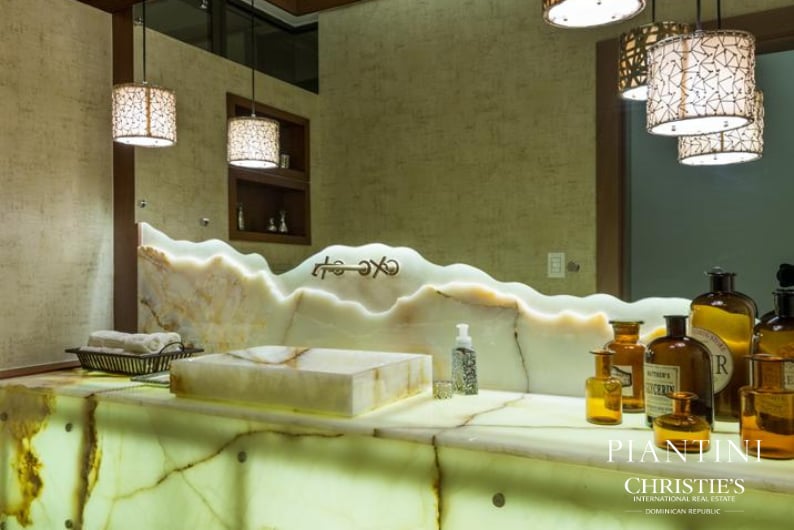 Casa Strata, Los Cacicazgos