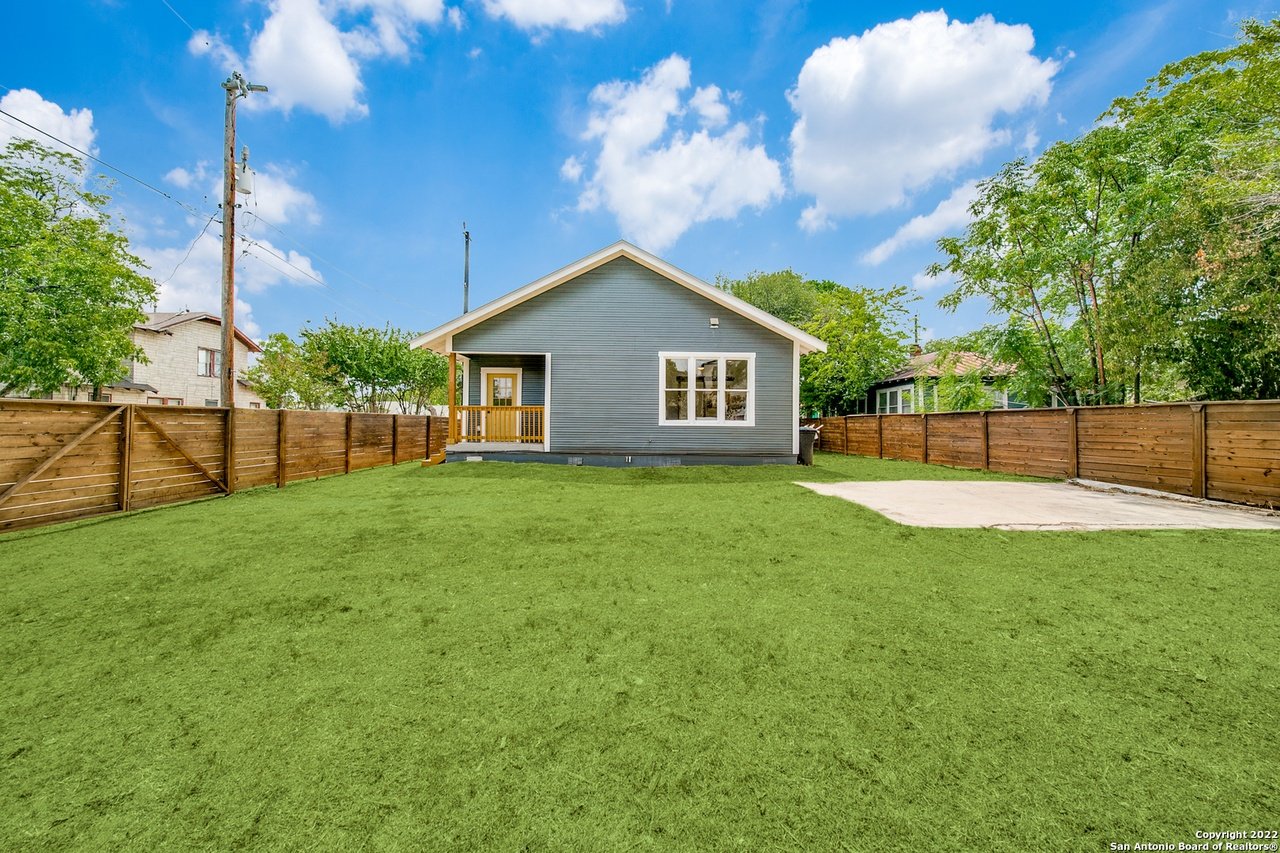 925 Burleson