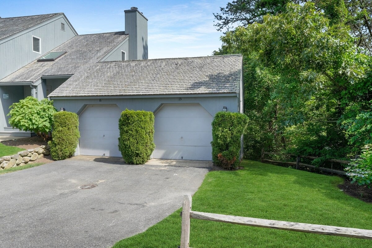 Oak Bluffs Renovated Retreat