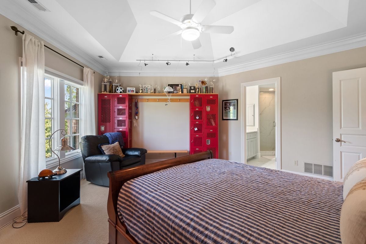 8 Lochinvar Drive