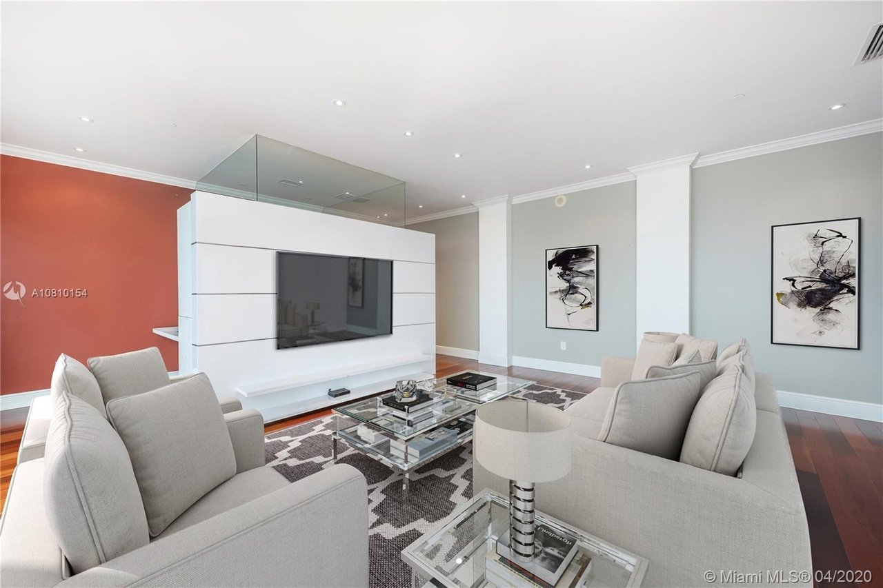465 Brickell Ave #5701