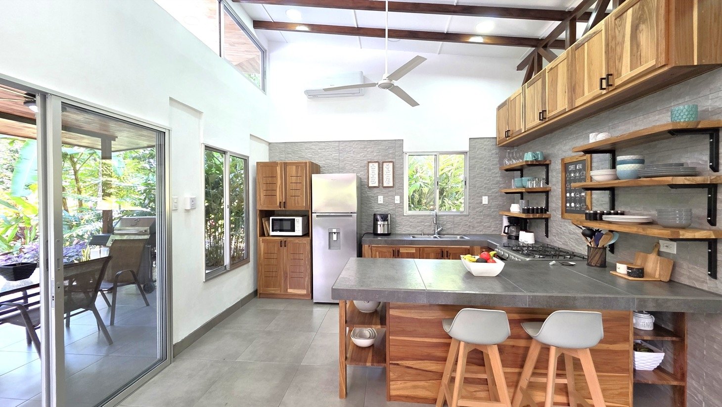 2 Bedroom Solar Home with Creek Frontage