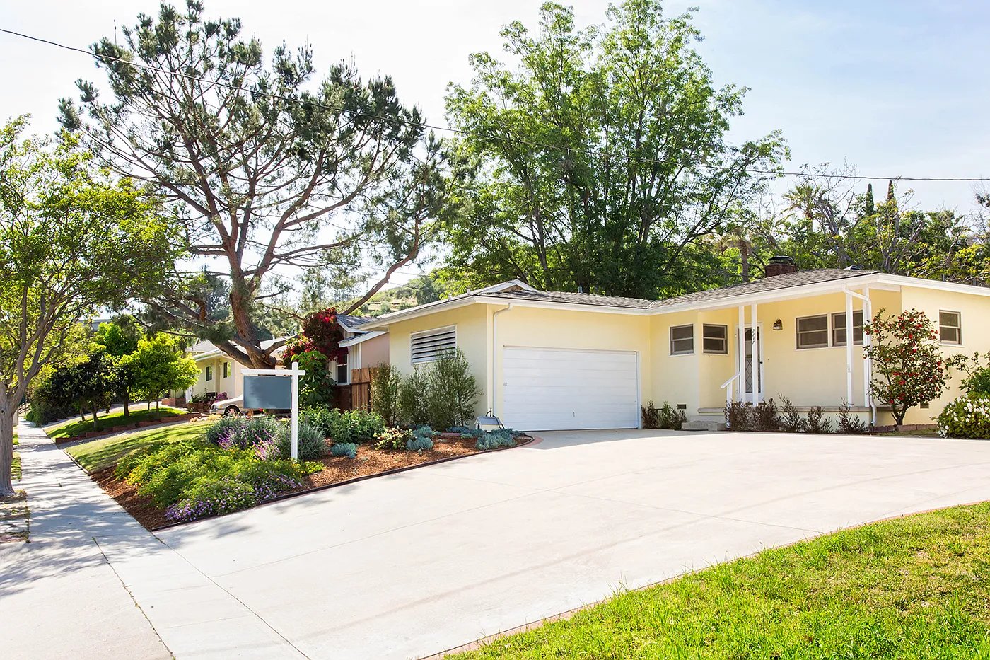 1950's Califonia Living in Prestigious Chevy Chase