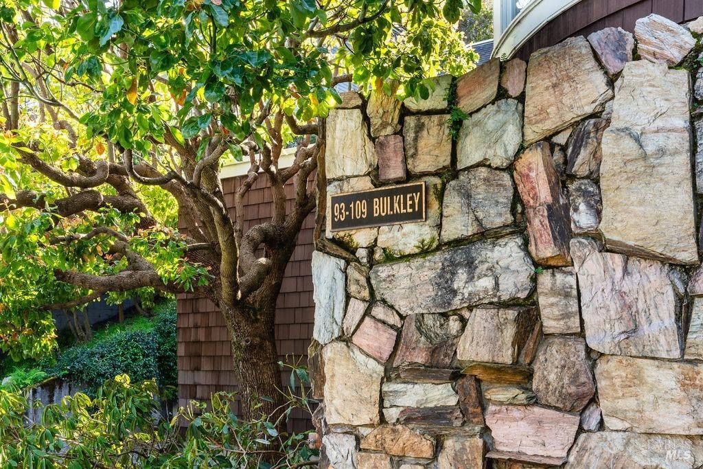 95 Bulkley Ave