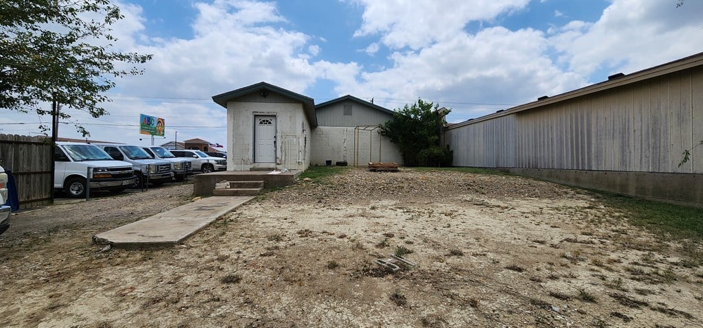 2335 El Indio Hwy