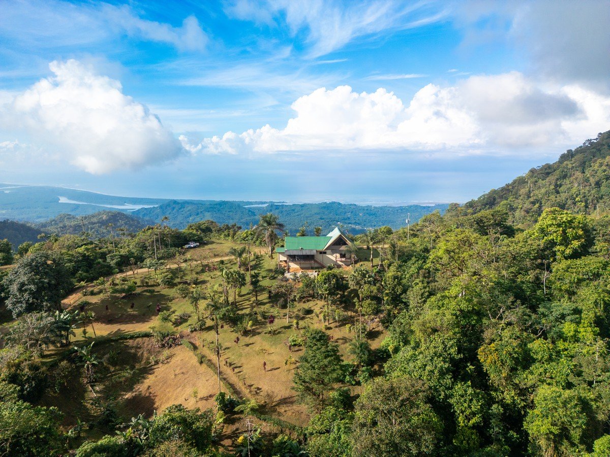 1.8 ACRES – 4 Bedroom Panoramic Ocean & Mountain View Paradise Home Tucked Away in Complete Privacy With Tropical Gardens & Fruit Trees!!!
