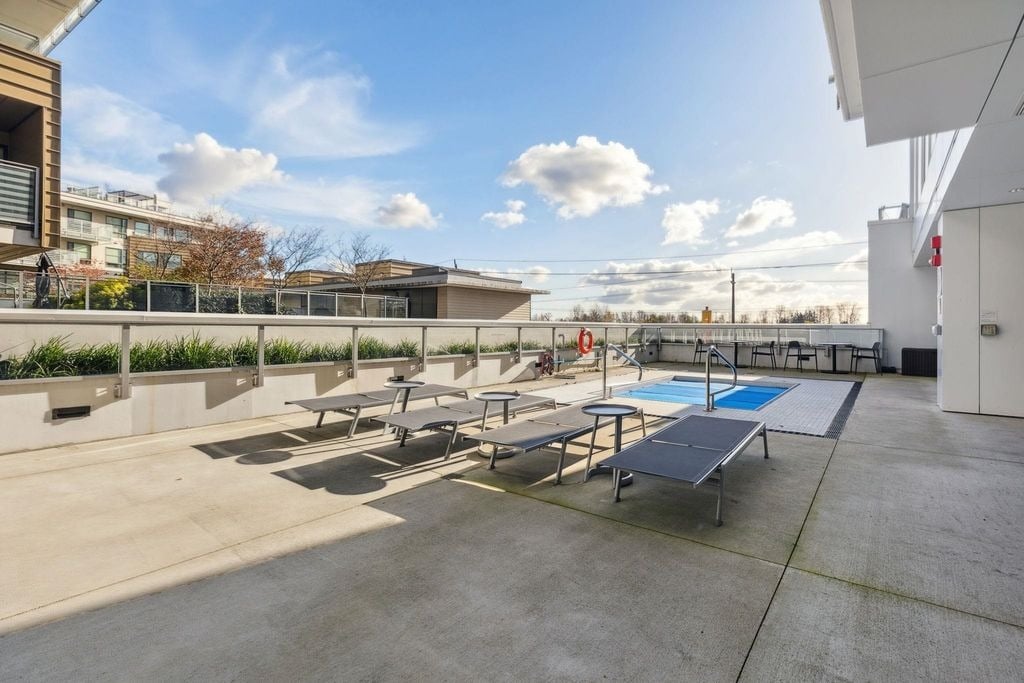 3438 Sawmill Cres, #319