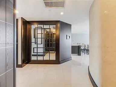 17001 Collins Ave # 2508