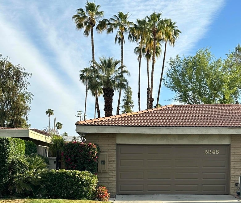 2248 Oakcrest Dr