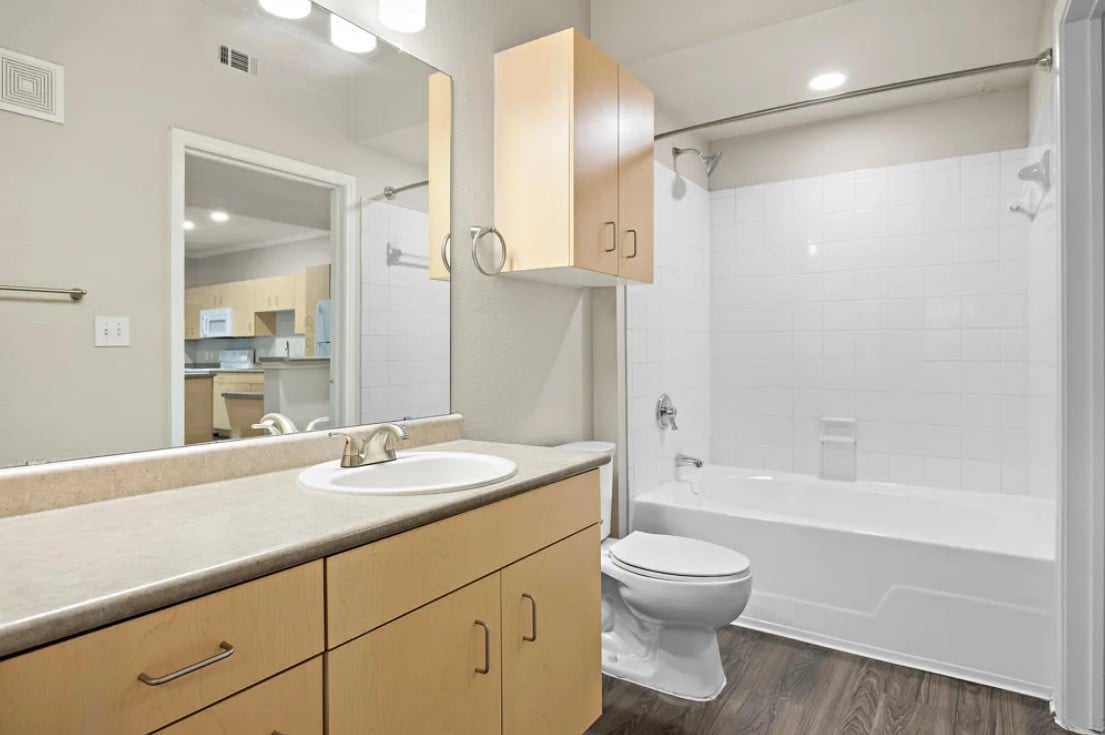 Spacious 2BR/2BA | Resort Amenities & Garages Available