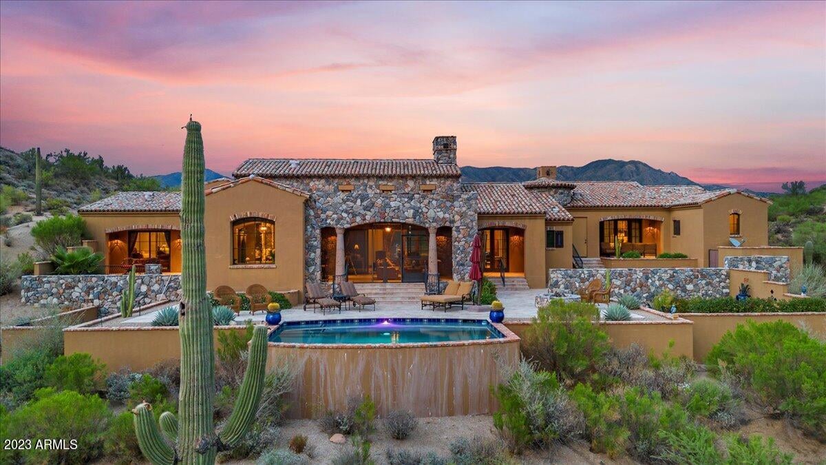 9514 E Madera Dr