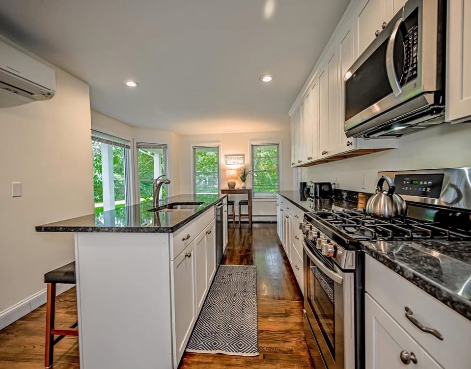 47 Schoolhouse Rd