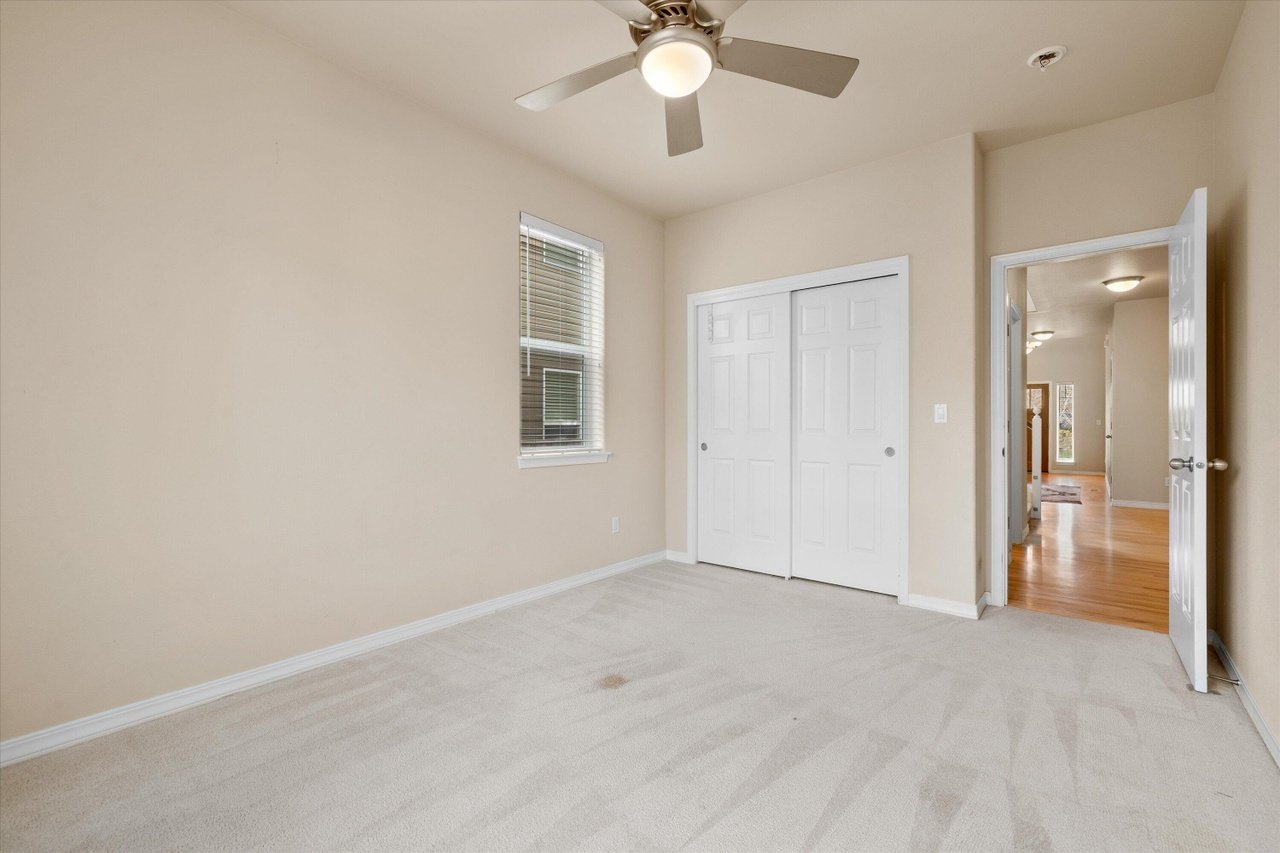 61148 Foxglove Loop