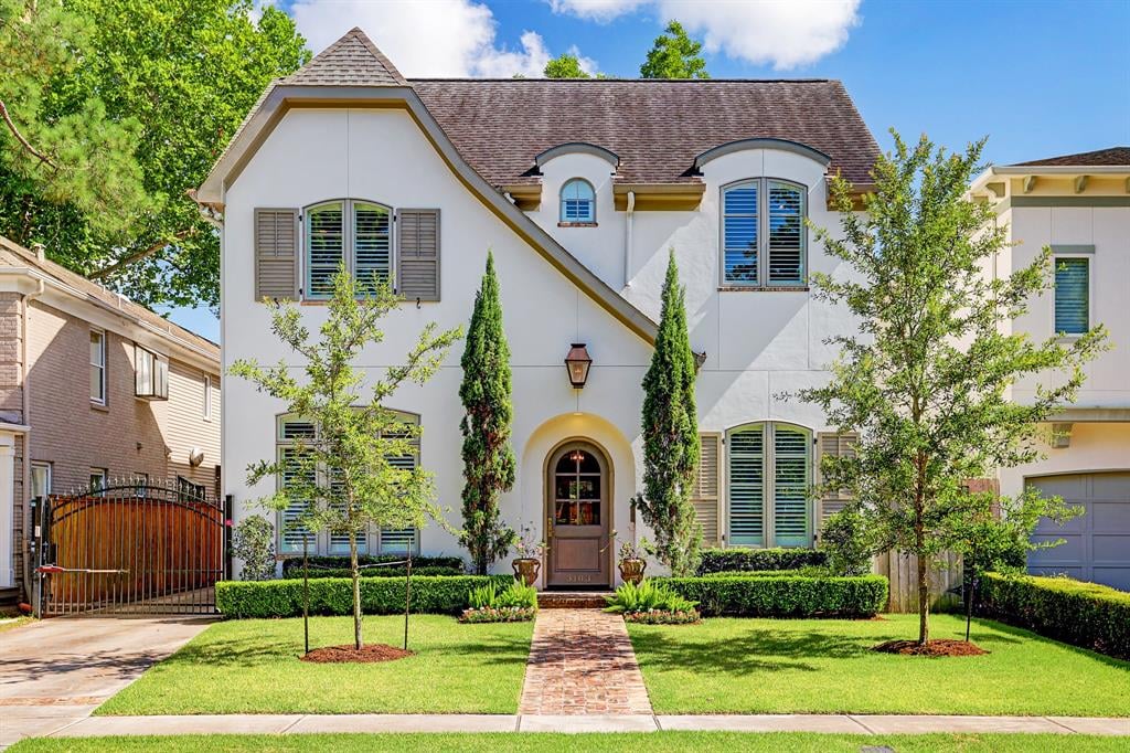 3103 Amherst
