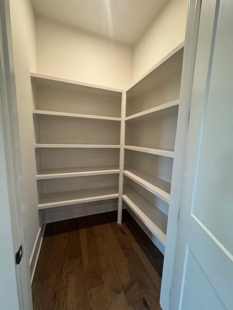 435 Chiswick Cir, #21