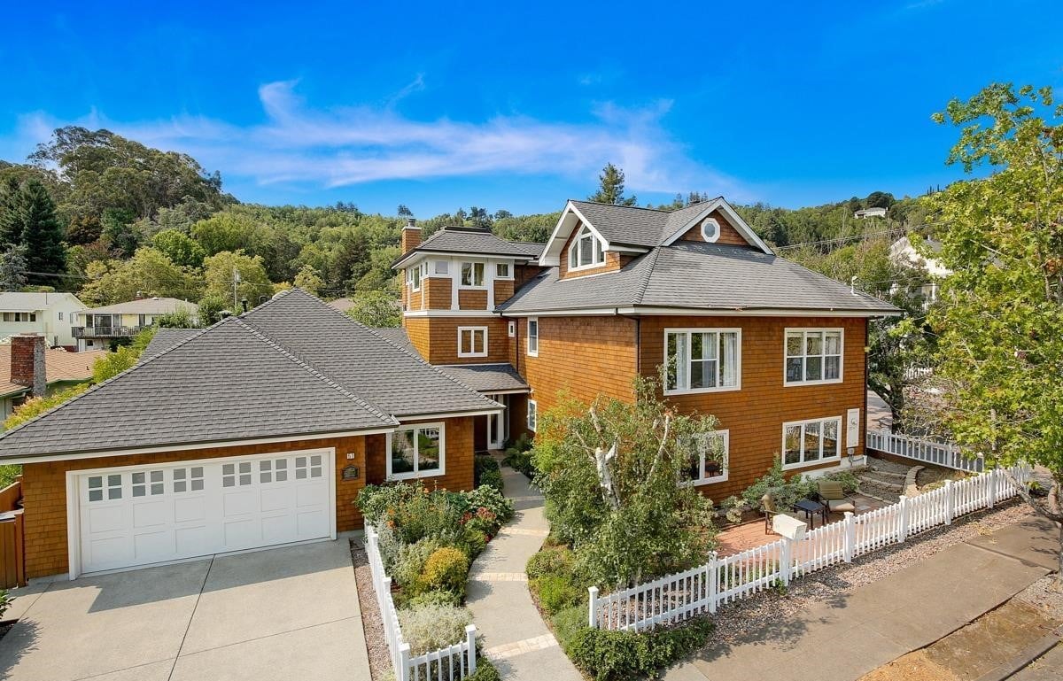 51 Clorinda Ave