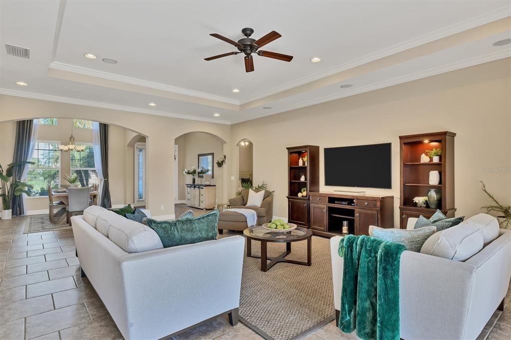 5211 Lake Overlook Ave, Bradenton, FL 34208