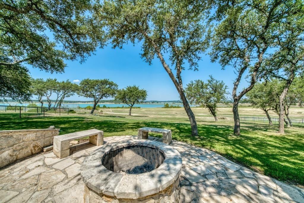 1012 Parkview Dr Canyon Lake, Tx 78133