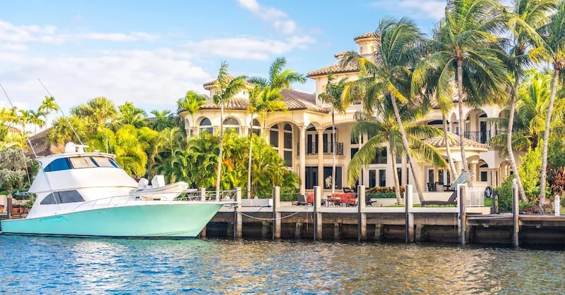 Explore the Harbor Beach neighborhood in Fort Lauderdale, offering exclusive luxury waterfront homes, private docks, and unparalleled coastal living in South Florida.