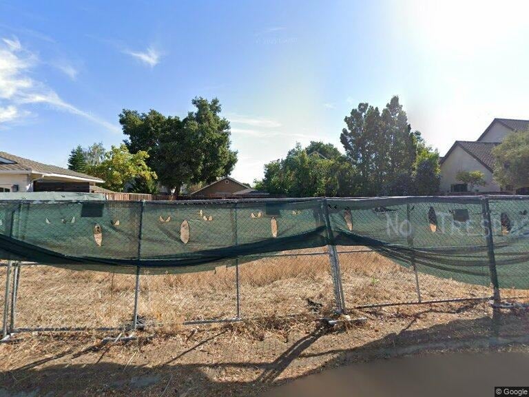 15630 Longwood Dr