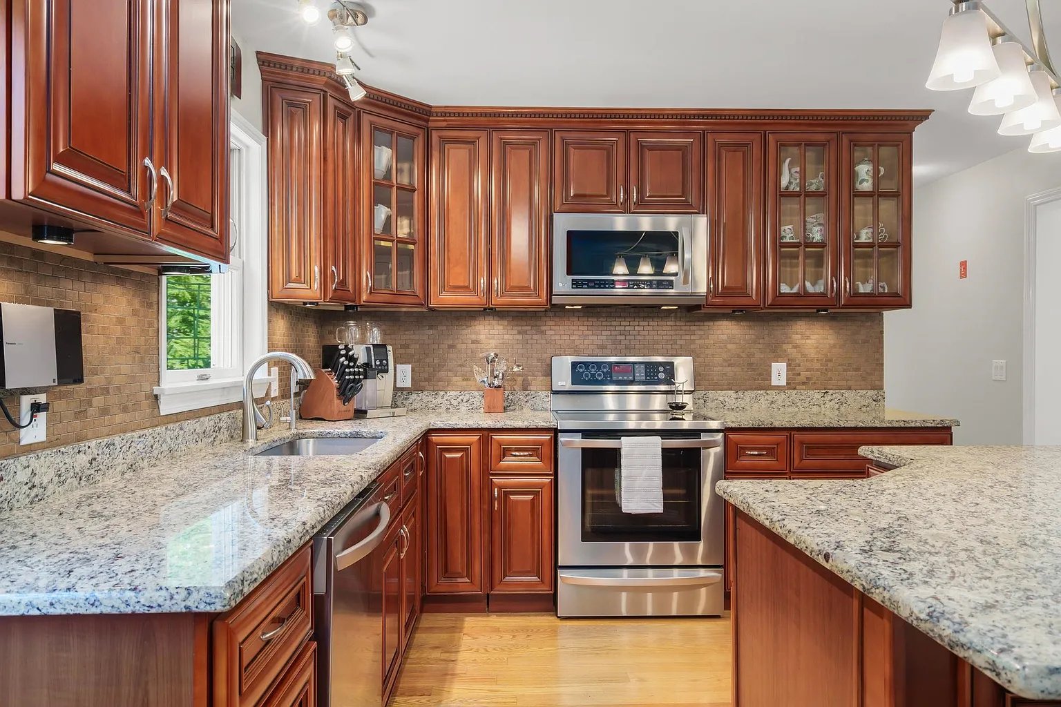 2 Brookside Ln