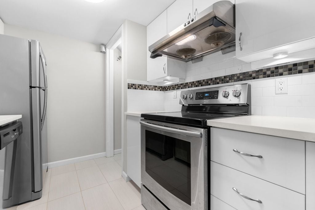 2885 E Kent Ave N, Unit 16