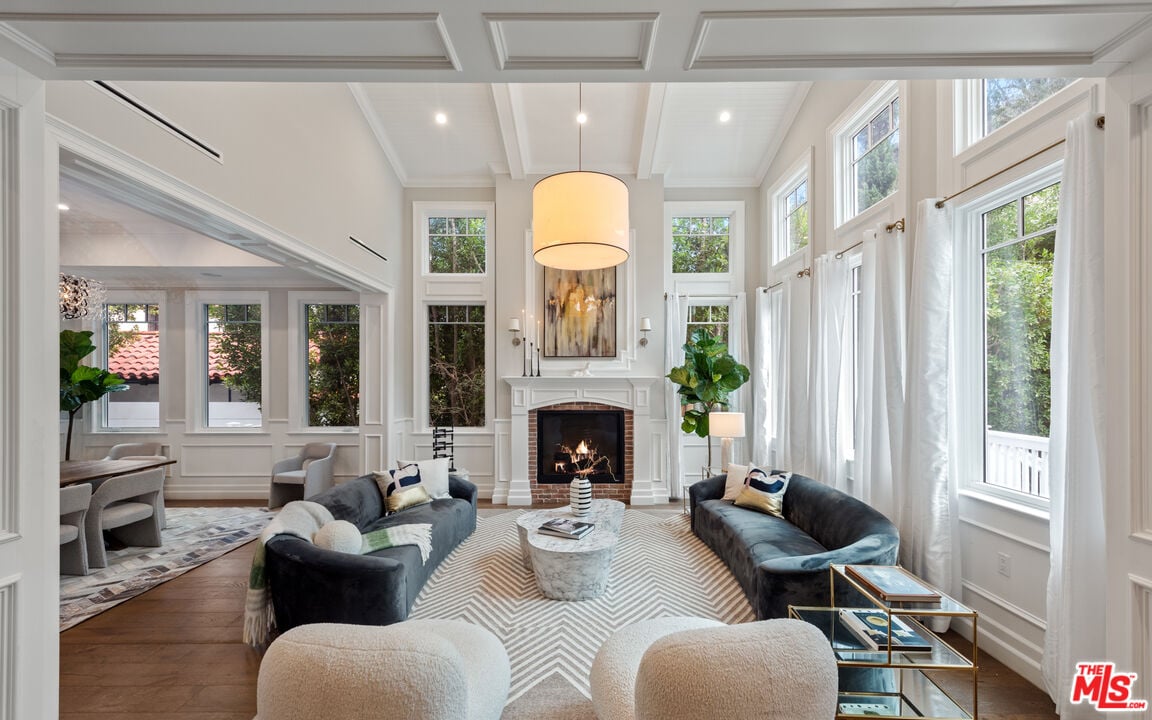 Luminor Heights, Laurel Canyon Blvd, 90046