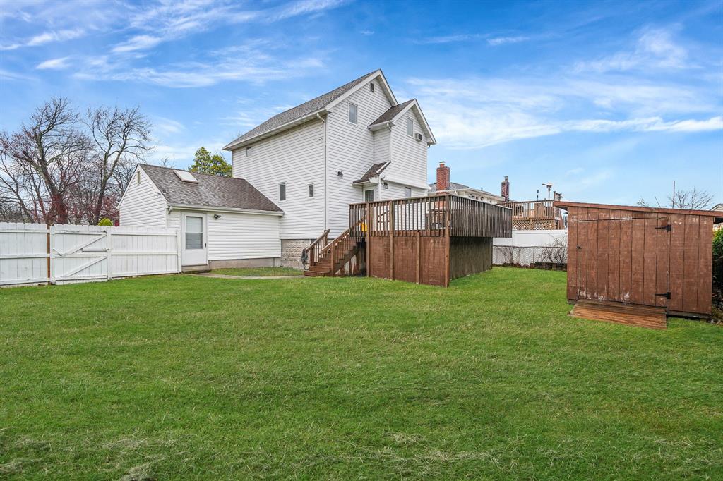 Undisclosed Address, Lindenhurst