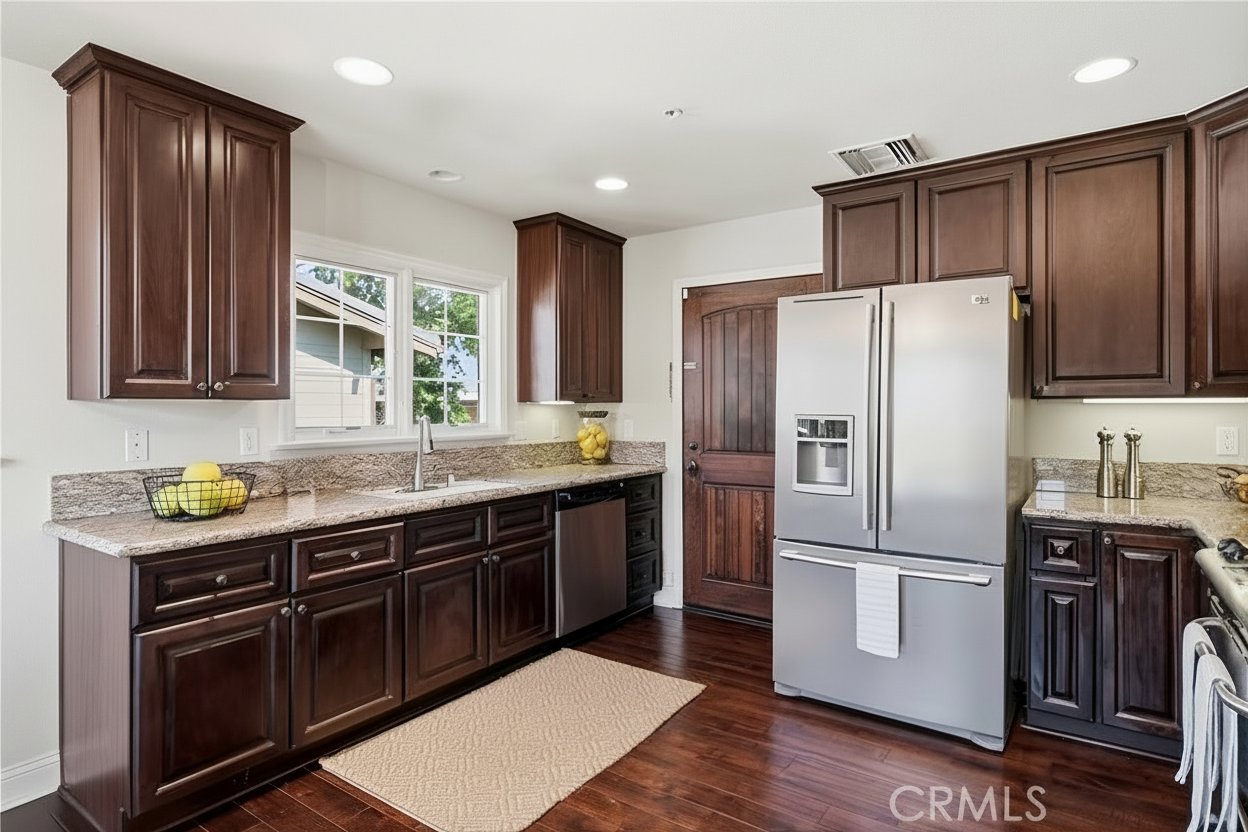 2454 Oswego #301