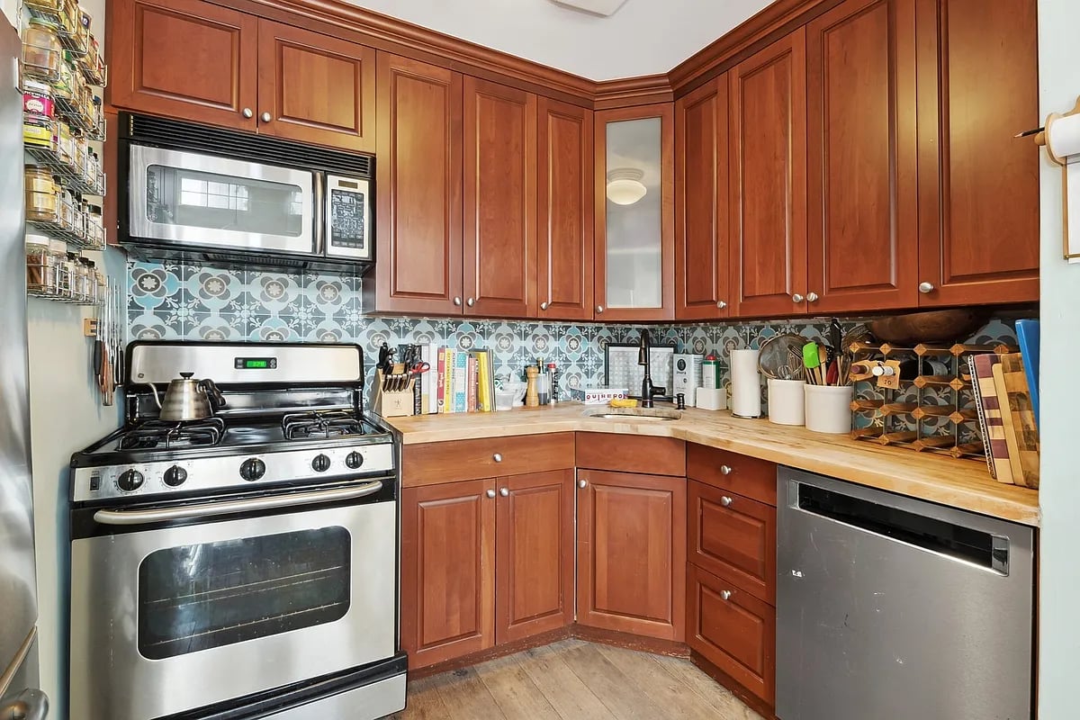 182 Huron Street, #3B
