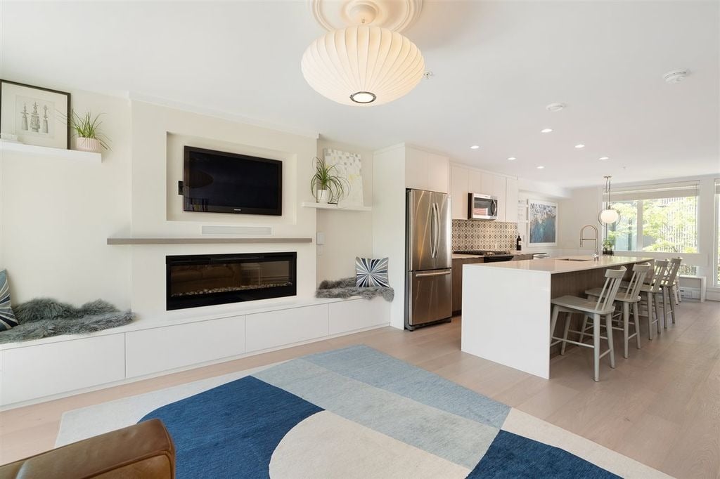 531 E 16th Ave, #9