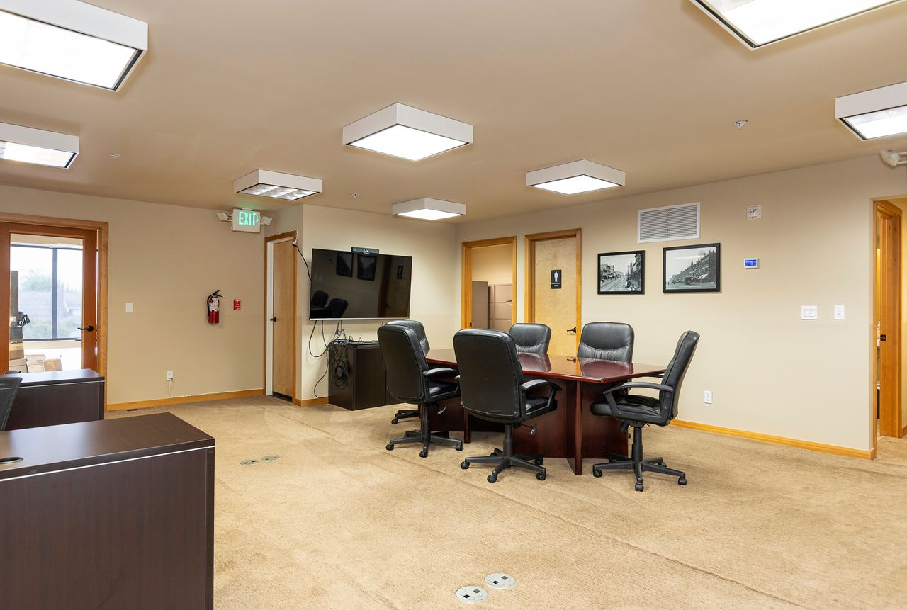 6075 California Ave SW | Office Sublease