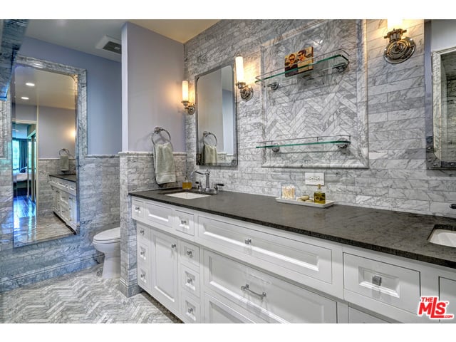 851 N Kings Rd #303