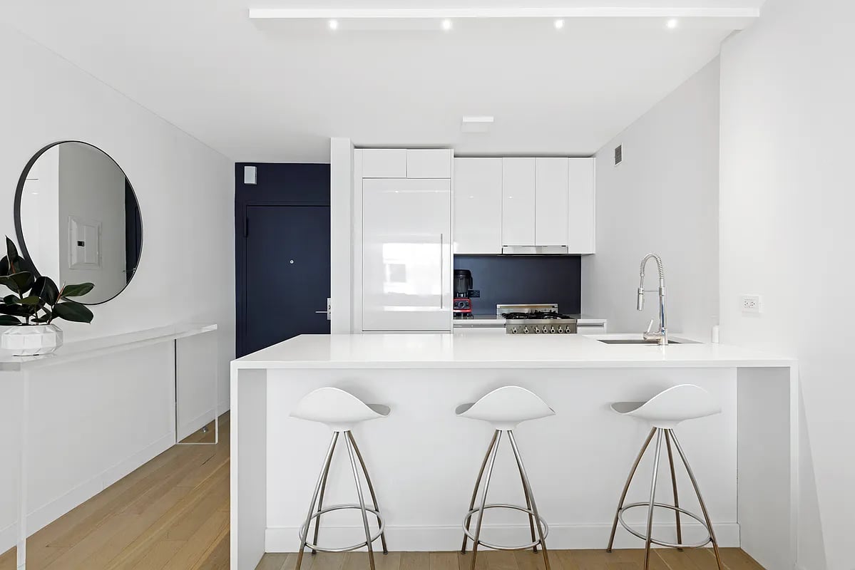 301 West 53rd St, #4H