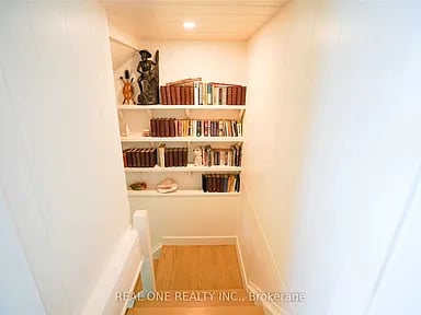 1 Muskoka Estates Rd