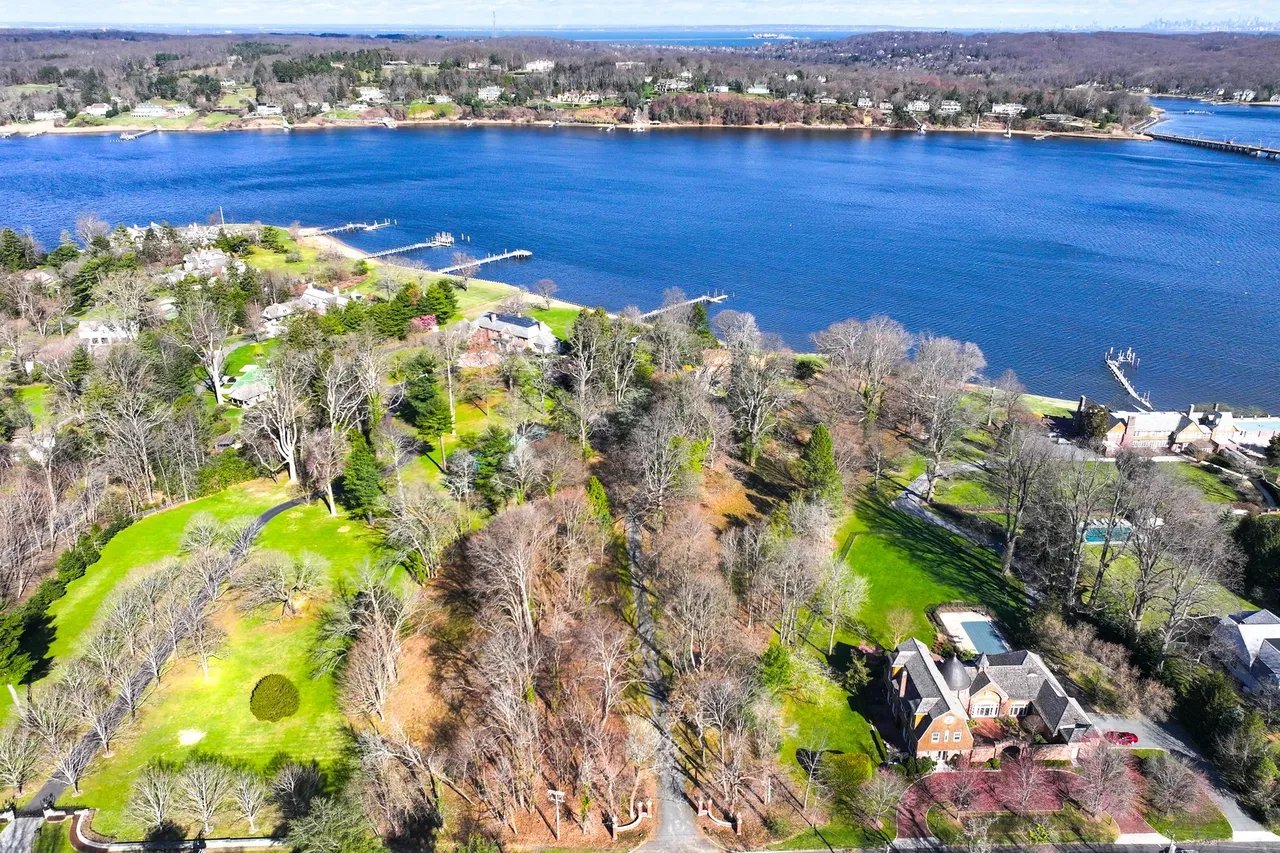 70 W River Rd