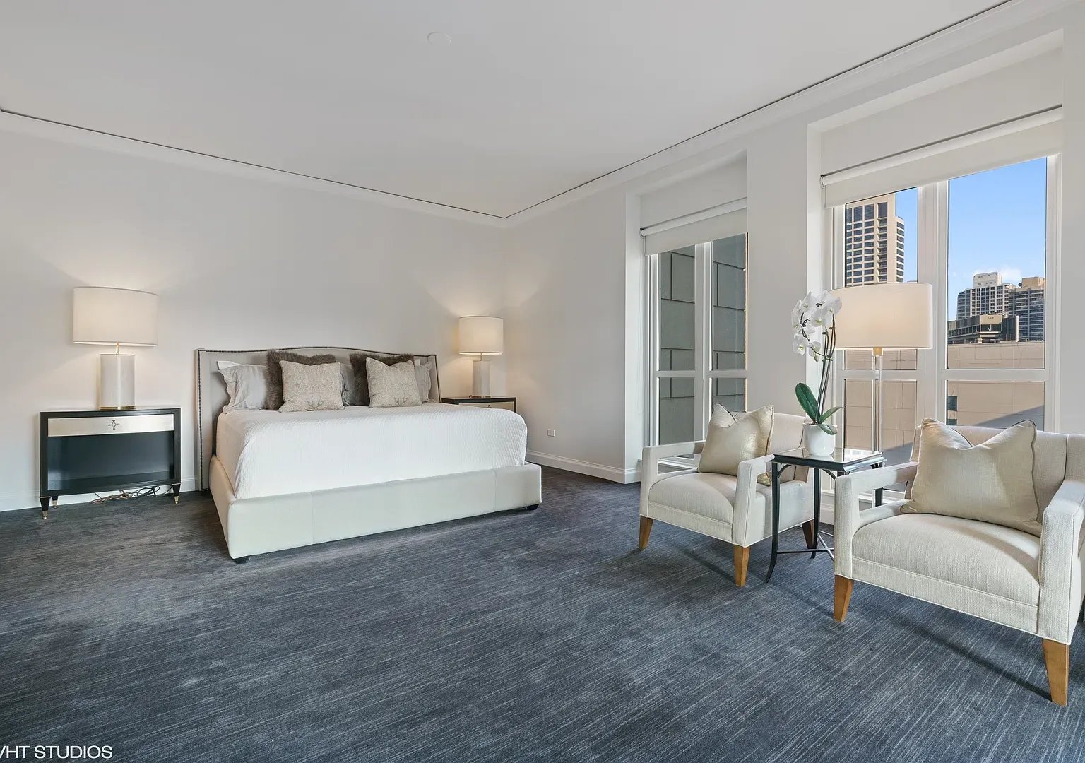 11 E Walton St APT 3201