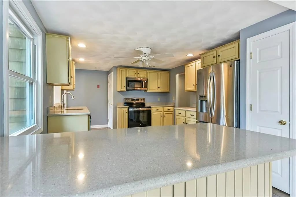 2 Plantation St